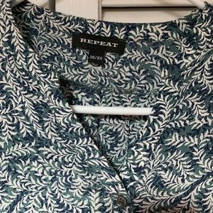 100% Silk Leaf Print Flowy Pullover V-Neck Long Sleeve Blouse Medium